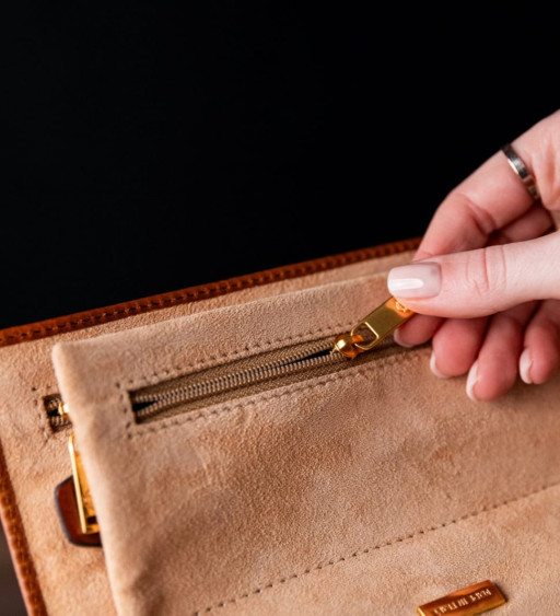 Шкіряний жіночий дорожній ювелірний футляр Madame Bovary - Коньяк Time Resistance 5240701