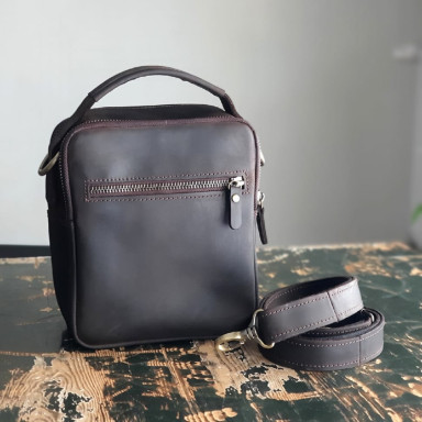 Чоловіча шкіряна сумка BGS з ременем через плече і ручкою коричнева BGS3019