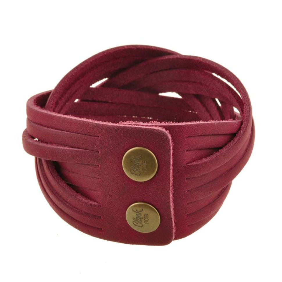 Жіночий шкіряний браслет.