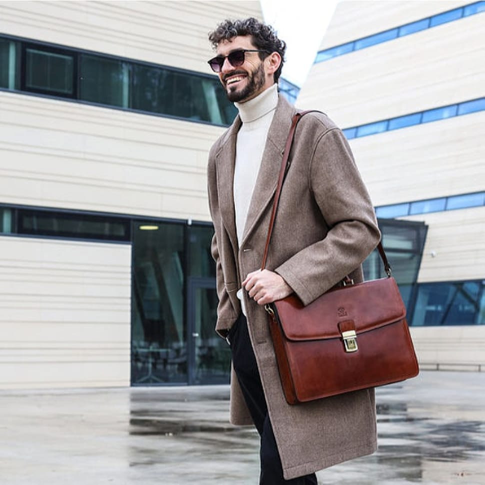 Шкіряний портфель - The Sound of the Mountain - коньячний 5192601 Time Resistance